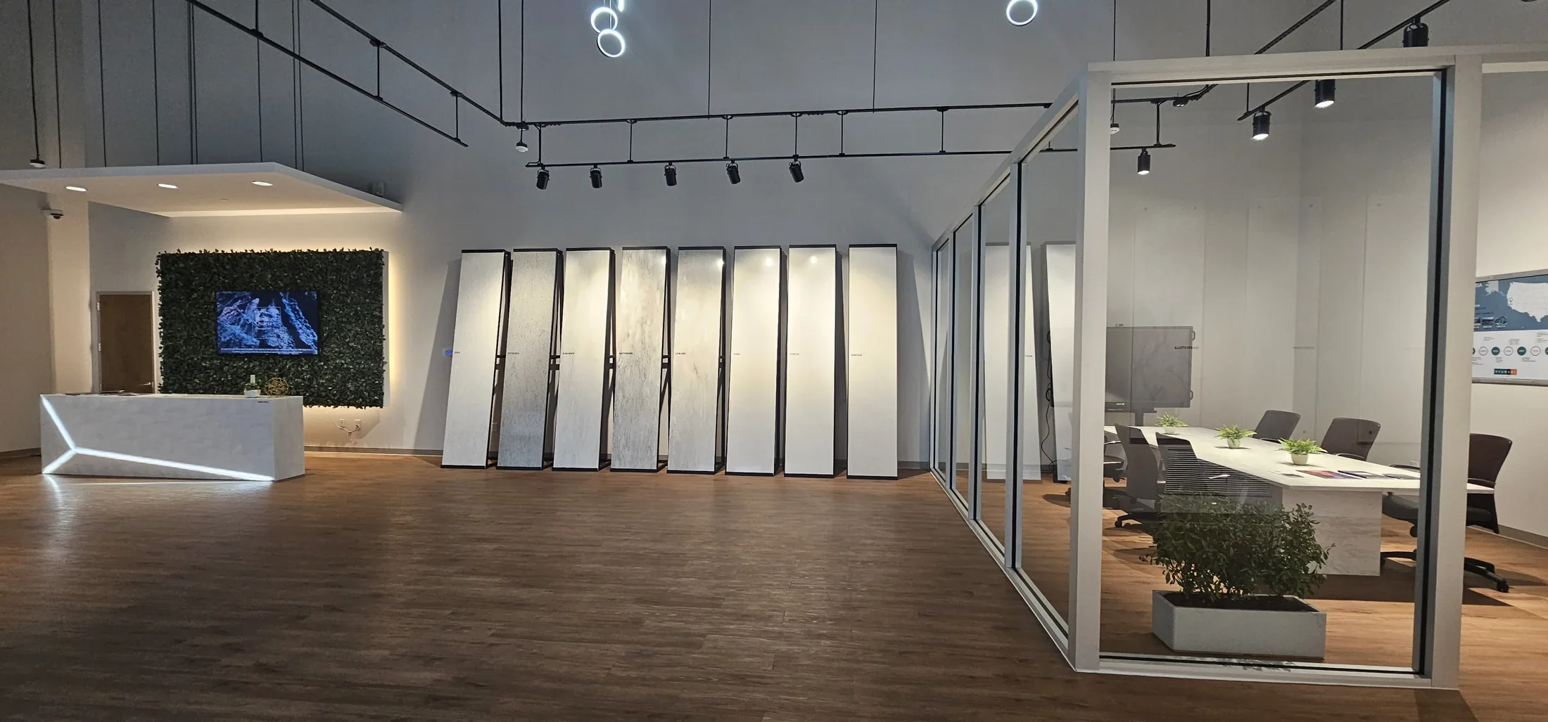 Hyundai L&C showroom and meeting space